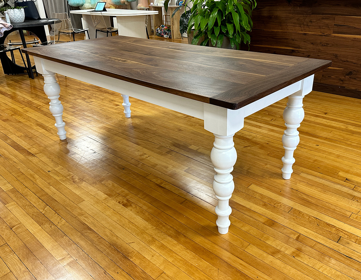 custom furniture : Walnut farmhouse table