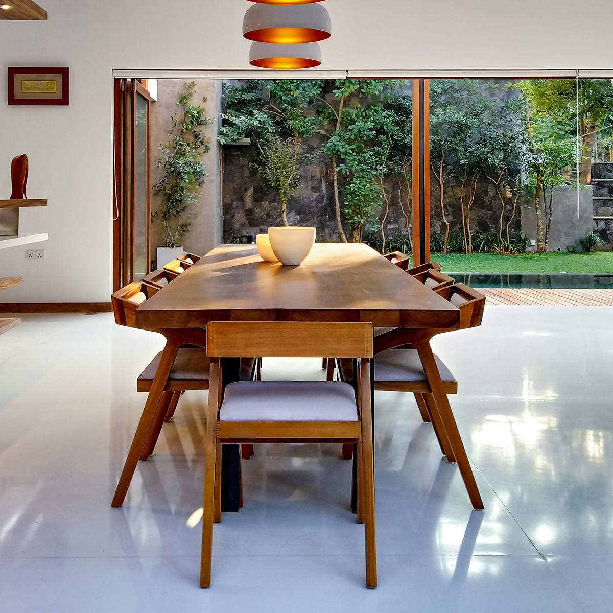 Round vs Rectangular Dining Tables: Which One is Best for You