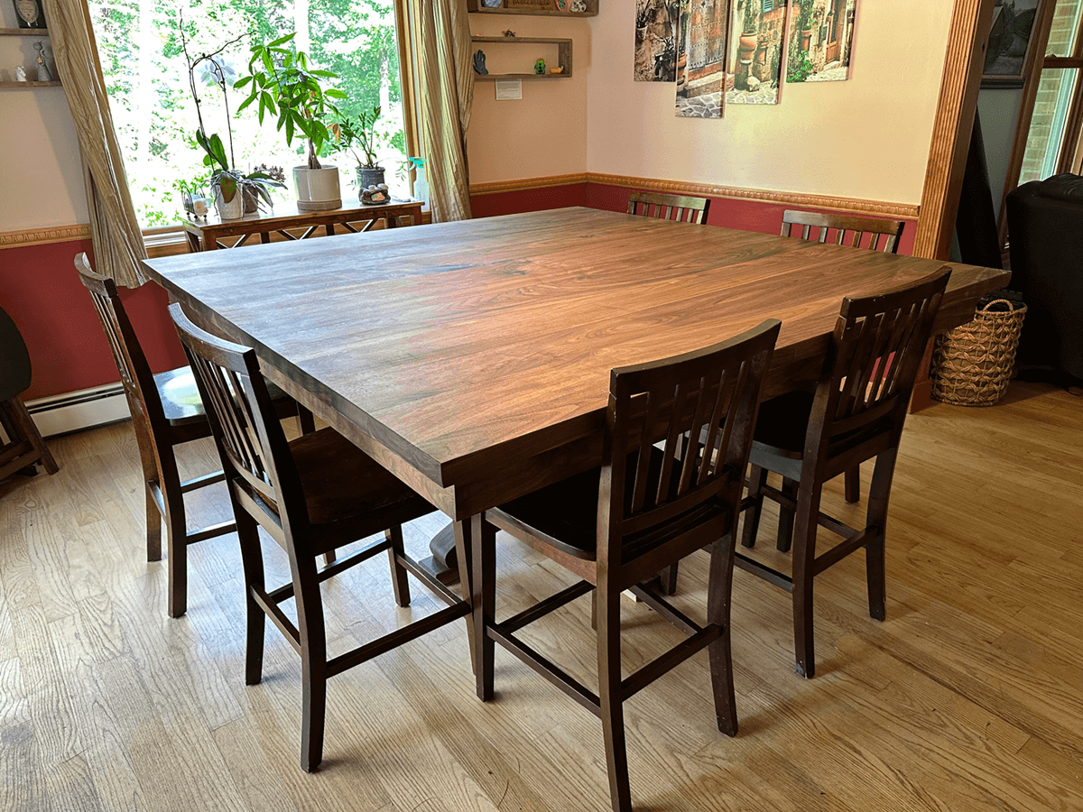 custom furniture : Black walnut pedestal table